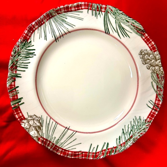 ROBERT STANLEY- Pine Lodge Mount Holly Christmas 10in Dinner Plates X 4 - Picture 1 of 2